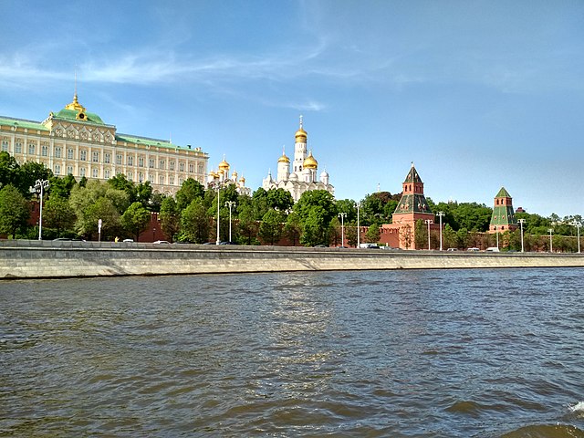 Moscow River near the Kremlin walls - Oleg Bor Creative Commons